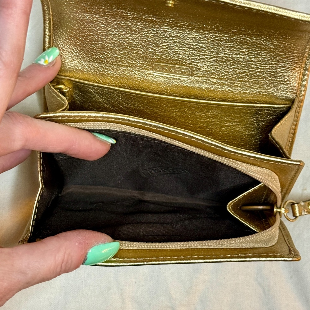 LIKE NEW COACH Hamptons Signature Multifunction Wallet F40261 Bronze/Khaki - Picture 4 of 8